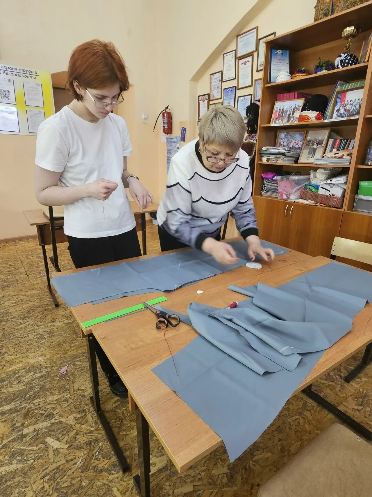 Полным ходом идет подготовка экзаменационных изделий. Под руководством опытного наставн...