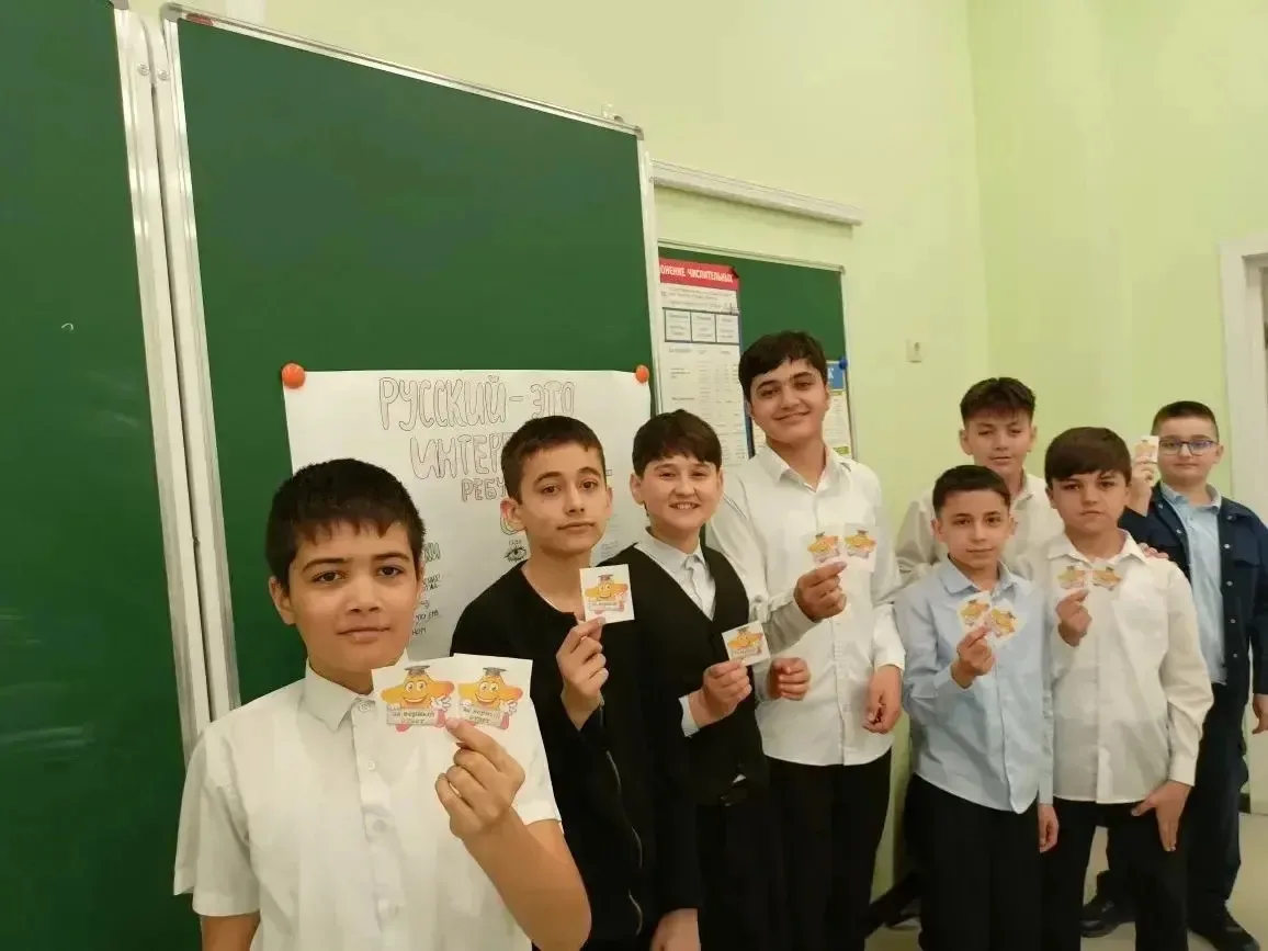 🎉📚 В рамках недели русского языка и литературы прошла увлекательная обучающая переменка!  Ученицы 6 