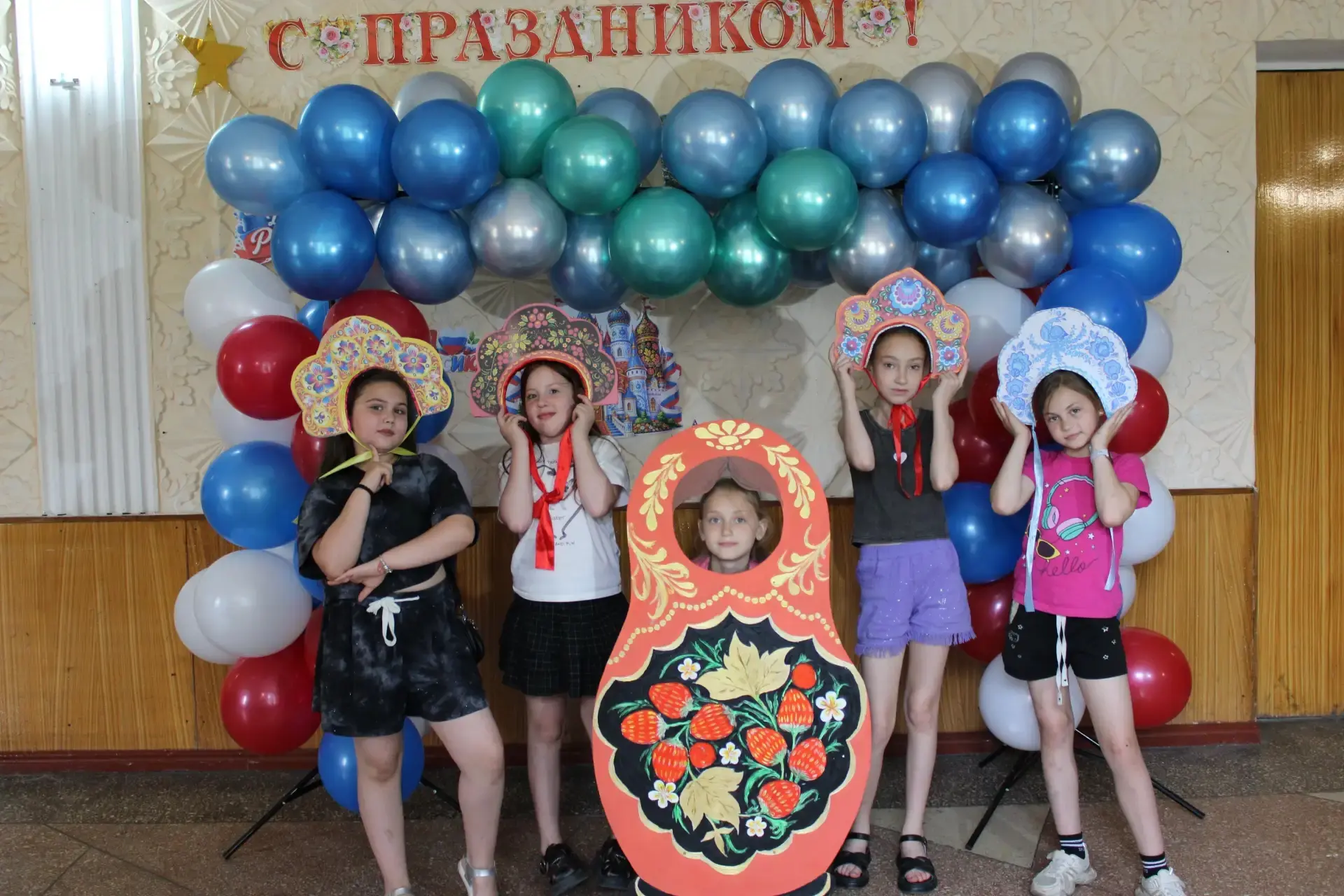 🔔 «Матрёшка – символ России»

🇷🇺 В рамках празднования Дня России, в МБУ "Рыбинский СДК" была  от