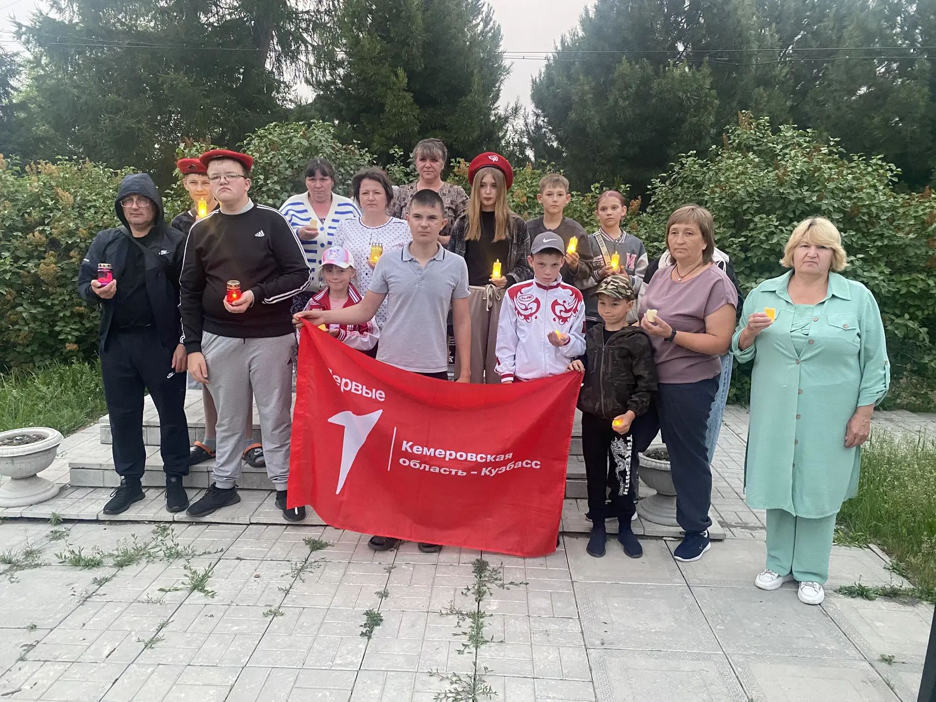 Школьники и педагоги приняли активное участие в ежегодной всероссийской акции «Свеча Памяти»,посвящё