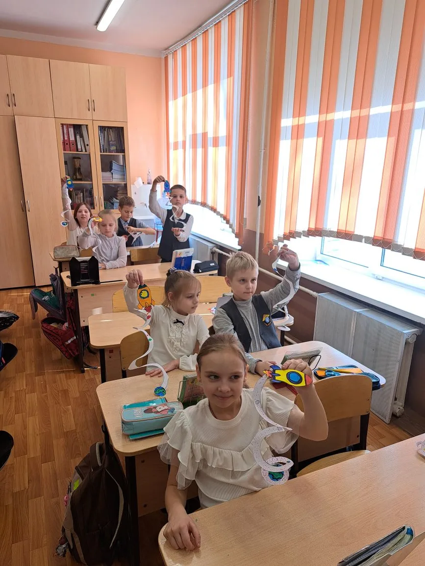 В рамках проведения мероприятий к Всероссийскому фестивалю «КосмоФест» в 3а классе прошло занятие "О