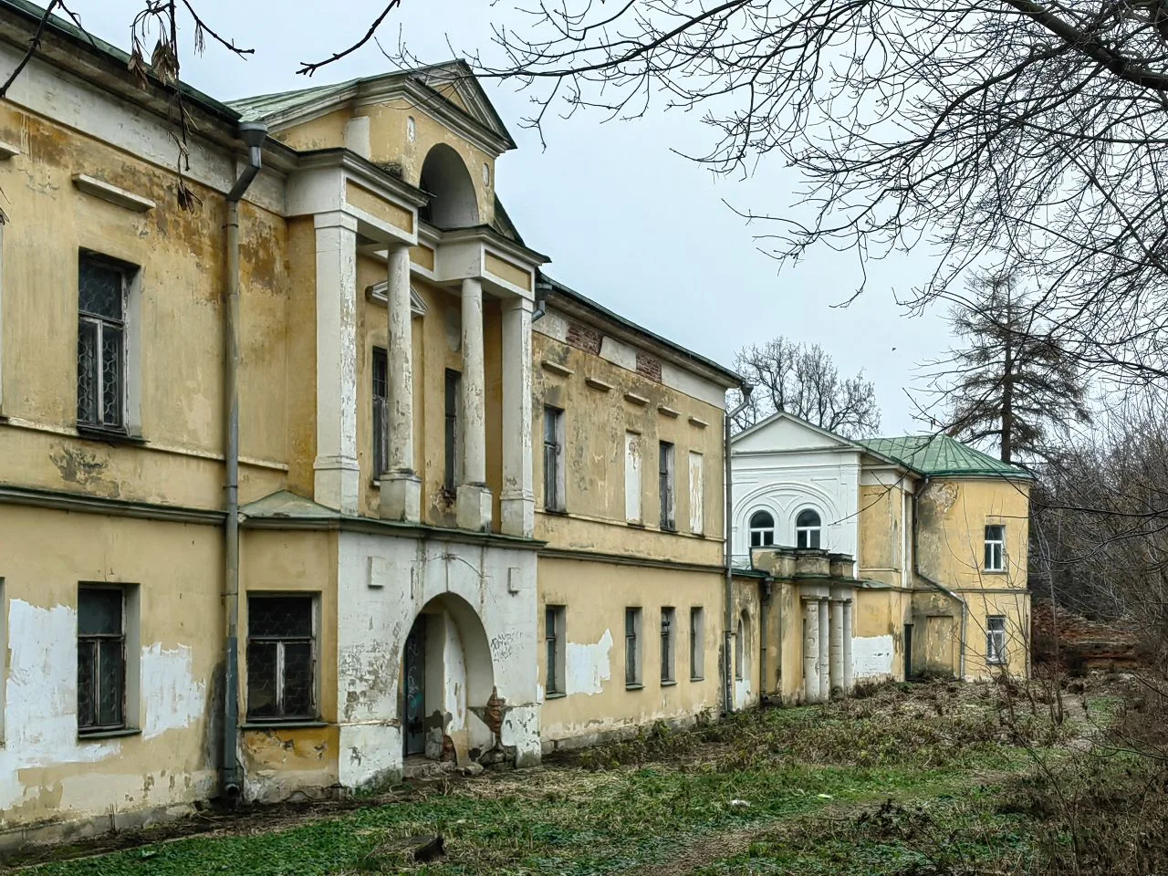 Подольск - это не только усадьба Дубровицы. Загляните по пути и в усадьбу Толстых Ивано...