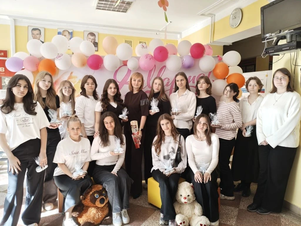 🌸 В школе прошли праздничные мероприятия, посвященные Международному женскому дню!  На прошлой недел