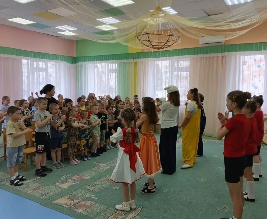 19 мая театральный кружок Дома Культуры Заречный «Театр на ладони» (рук. Соколова А.) с...