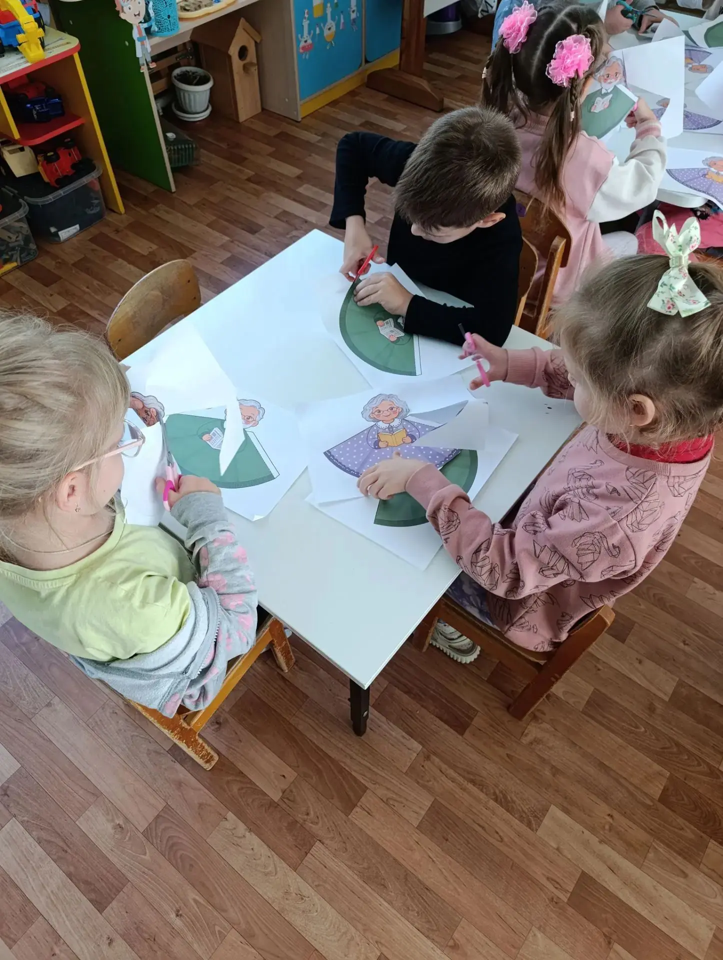 🎉 С Днём пожилого человека, дорогие бабушки и дедушки! 🎉