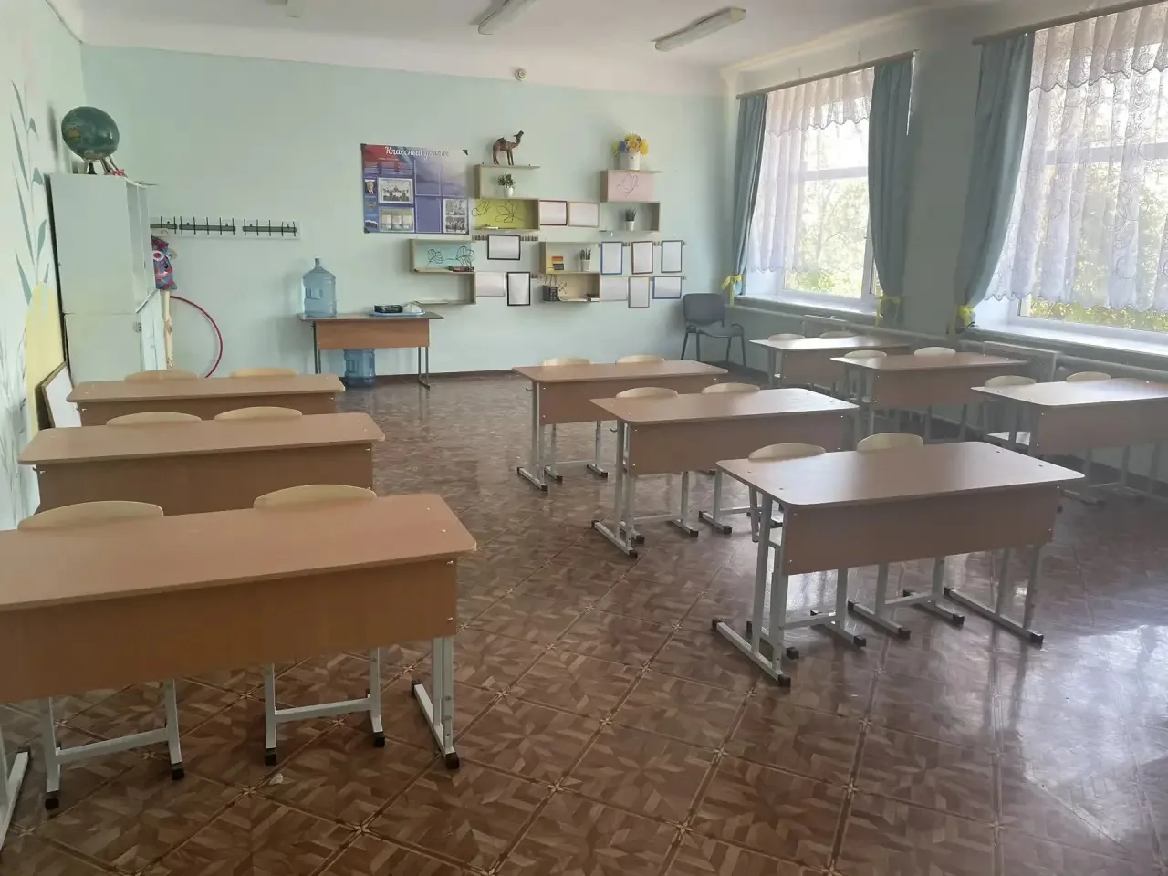 1 сентября в учебном кабинете учеников второго класса ждал сюрприз. В классе появились ...