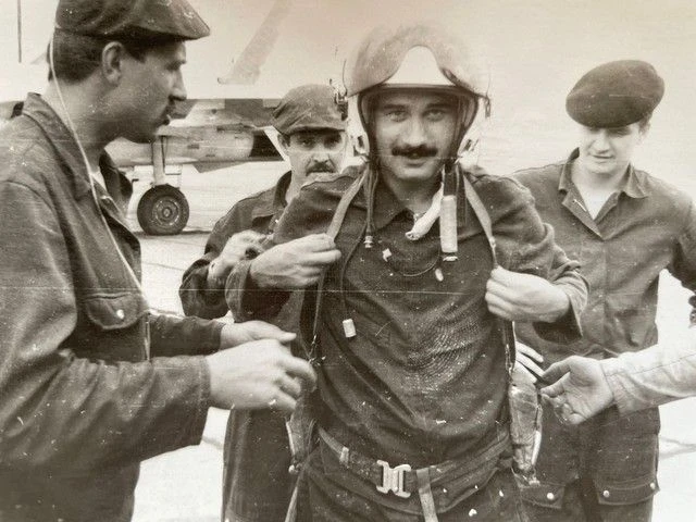 Передача личных вещей прославленного лётчика Василия Цымбала в Крымский краеведческий м...