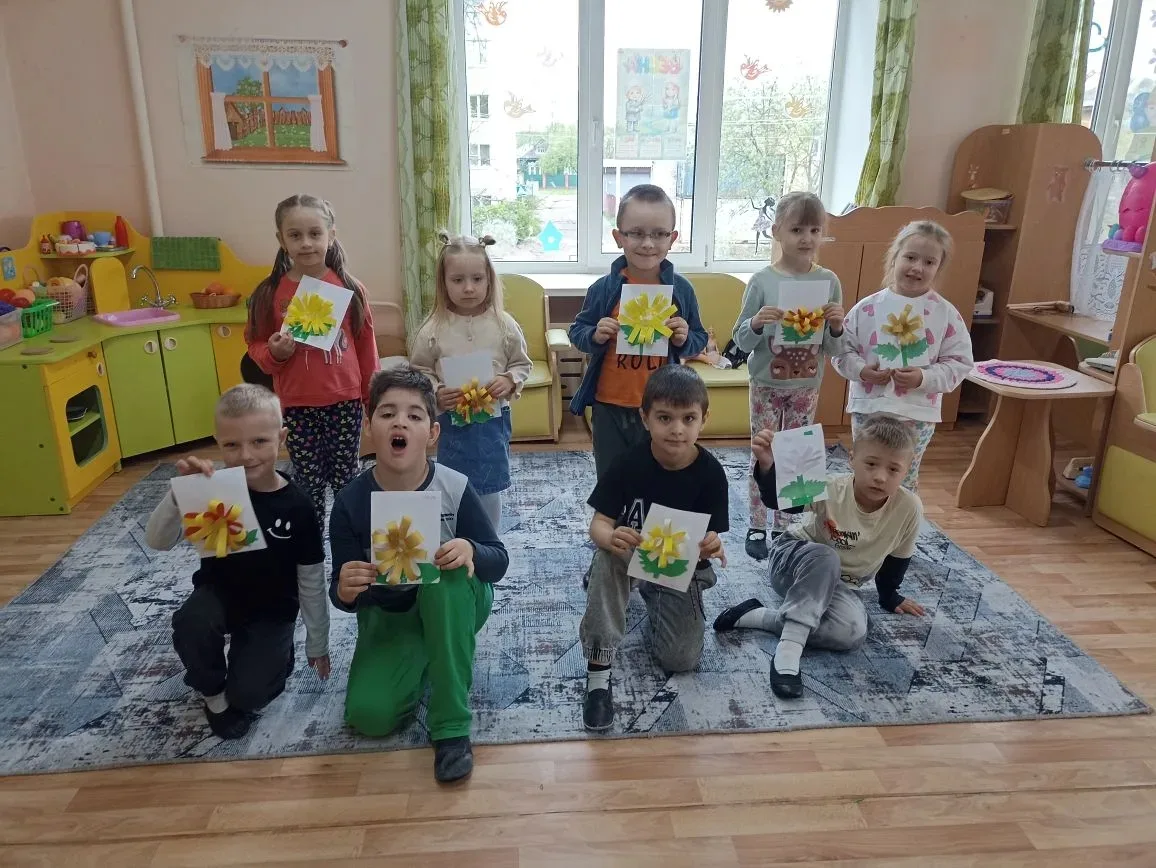 Центр развития ребёнка - детский сад "Ленок":   💛 ДЕНЬ ОДУВАНЧИКА 💛  На лужайке, возле леса, Расцвел