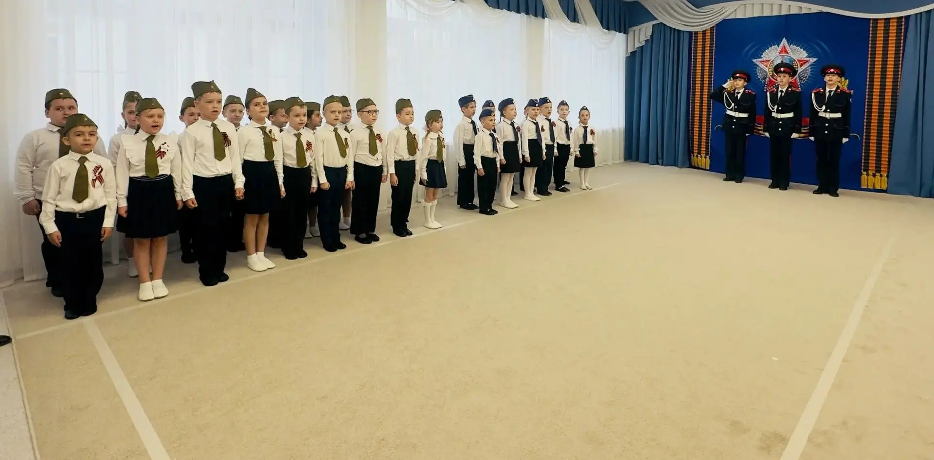 В дошкольном  отделении «Полянка» с большим  успехом  прошёл конкурс      "Строя и песни", посвящённ
