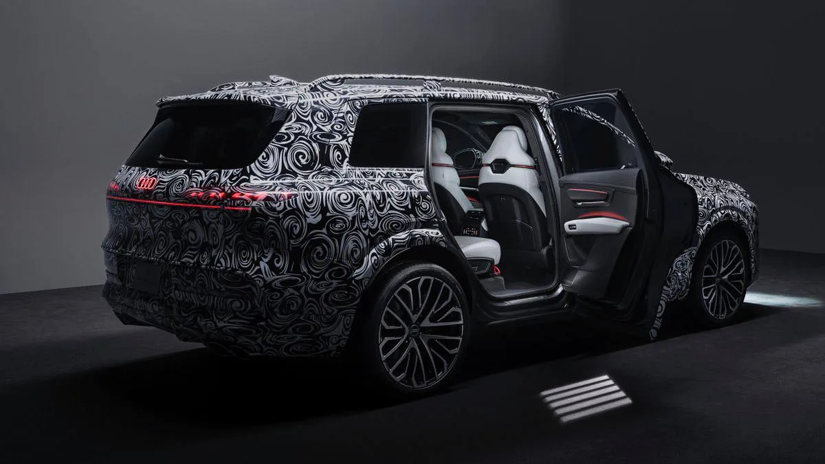 Audi раскрыла интерьер нового Q9   Полноценная премьера модели состоится летом, а пока компания пока