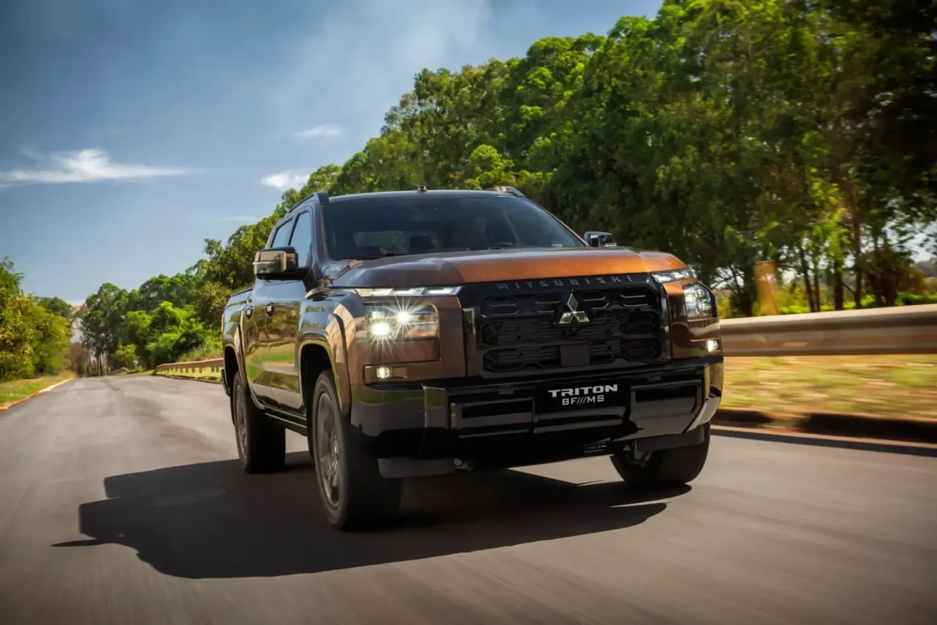В Бразилии представили спецверсию пикапа Mitsubishi Triton 2026 BF///MS, он же Mitsubis...