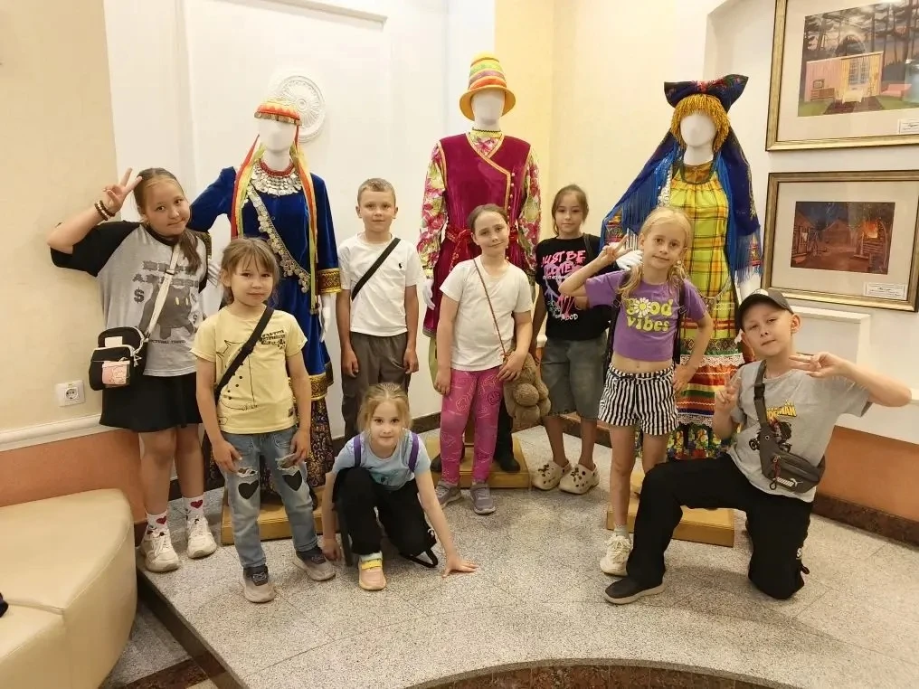 ✨Сегодня в нашем лагере «Дружба народов» царила настоящая театральная атмосфера! 

😍Ребята с больши