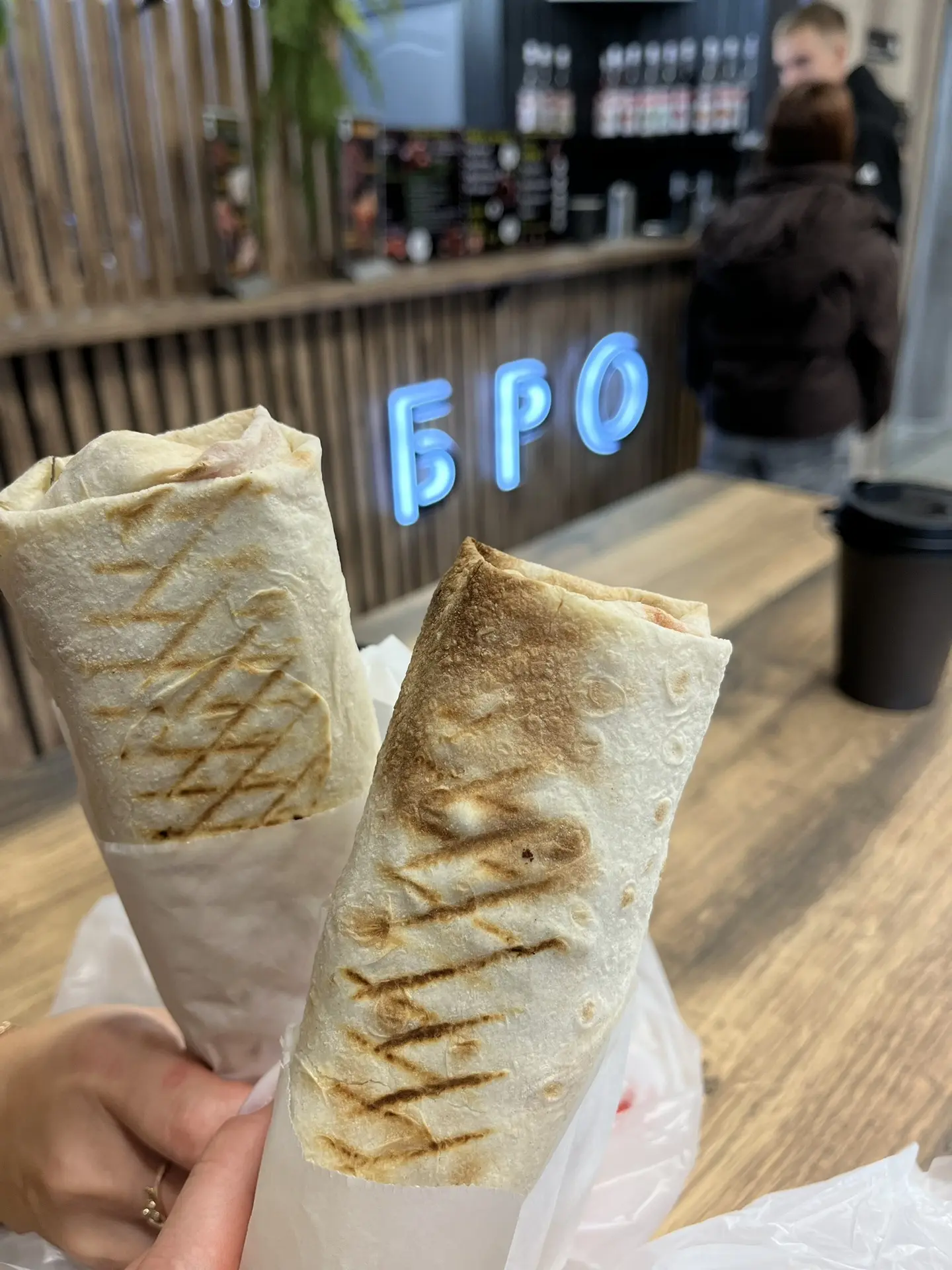 Что-то в этом есть, немного соусной еды с зеленым вкусным чаем и домой 👌🏼