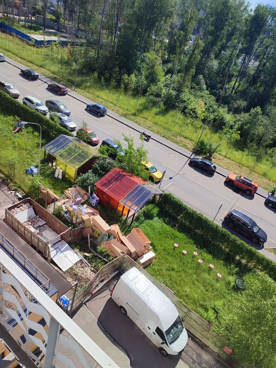 Продали "детский садик"

Демонтируют, выкидывают всю мебель.

Сейчас сделают какой нибудь общепит...