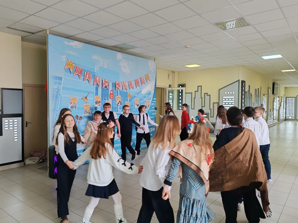 🥞 Масленичный финал: пятница в школе прошла с размахом! ☀️  Пятница стала ярким завершающим аккордом