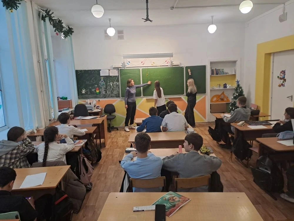 Для учащихся 5-7 классов состоялись краеведческие уроки, посвященные 175-летию Самарской губернии. У