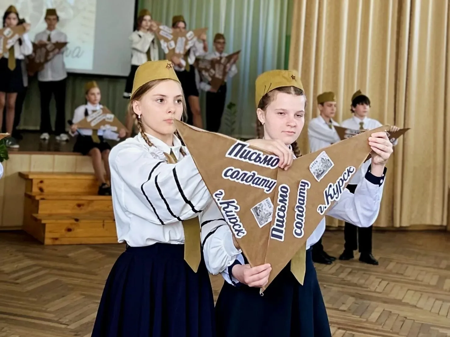 В школе № 51 сегодня открыли музейную комнату, посвященную памяти героев Великой Отечественной войны