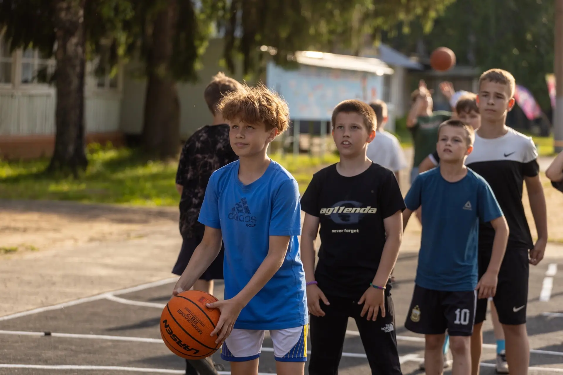 | МЫ НА СПОРТЕ | 
 
На днях у нас прошла увлекательная вертушка по спортивным играм!

Ребята соревно