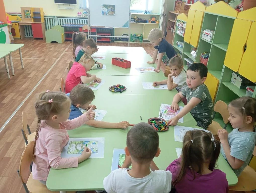 6 июня отмечается День памяти А. С Пушкина! Ребята из группы "Гвоздика" познакомились с детскими про