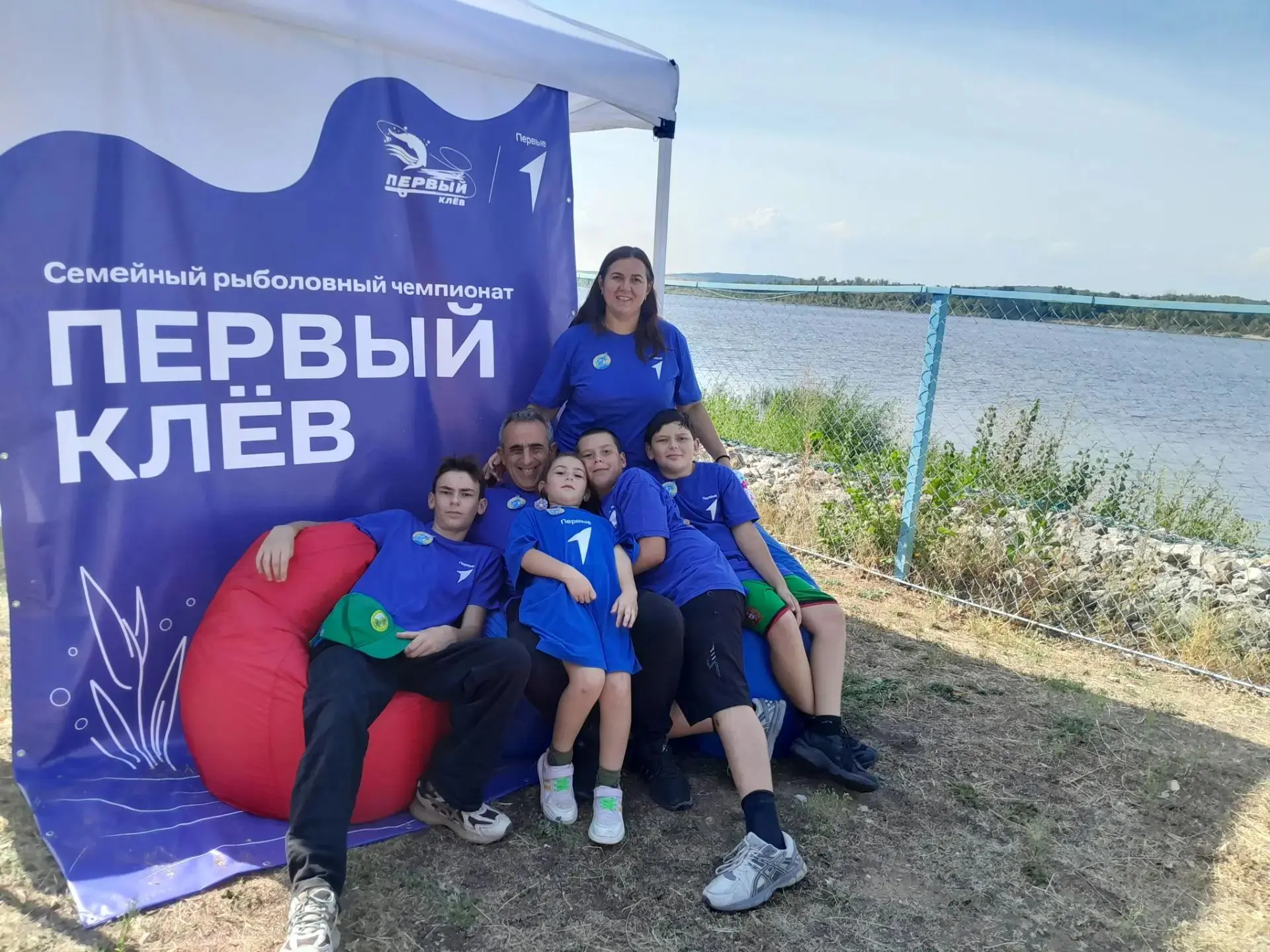 🎣 СЕМЬЯ МУРАТИДИ ИЗ ЛЫСЫХ ГОР ПОКОРИЛА РЫБОЛОВНЫЙ ЧЕМПИОНАТ ОБЛАСТИ