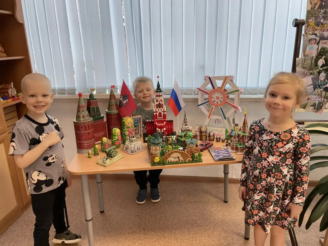 Москва любимая моя 🏙️❤️  В дошкольном корпусе «Искорка» открылась экспозиция мини-музея «Москва люби