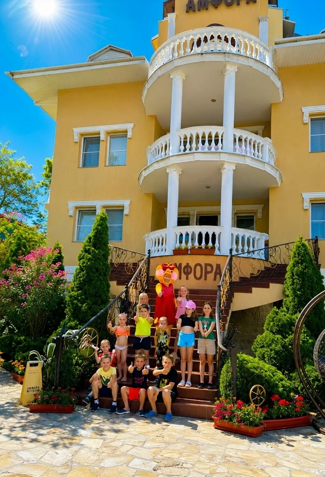 #ВАРДАНЕ  🌴 Отель «Амфора» — отдых, где всё включено! 😍Едете на море, а в итоге снова готовите, счит