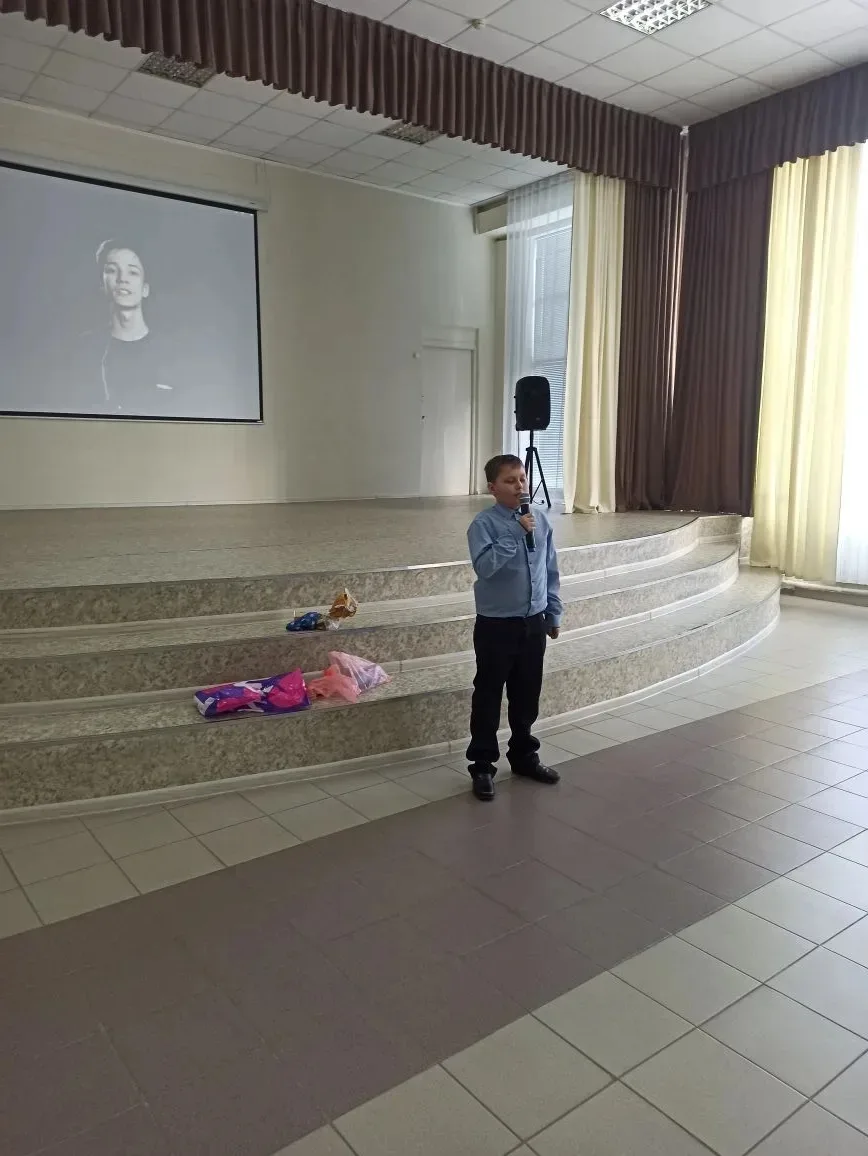 💥Разговор о важном во 2 Д, Е, и 1 А классе был проведёт совместно.  Тема занятия: "Мусор и его втора