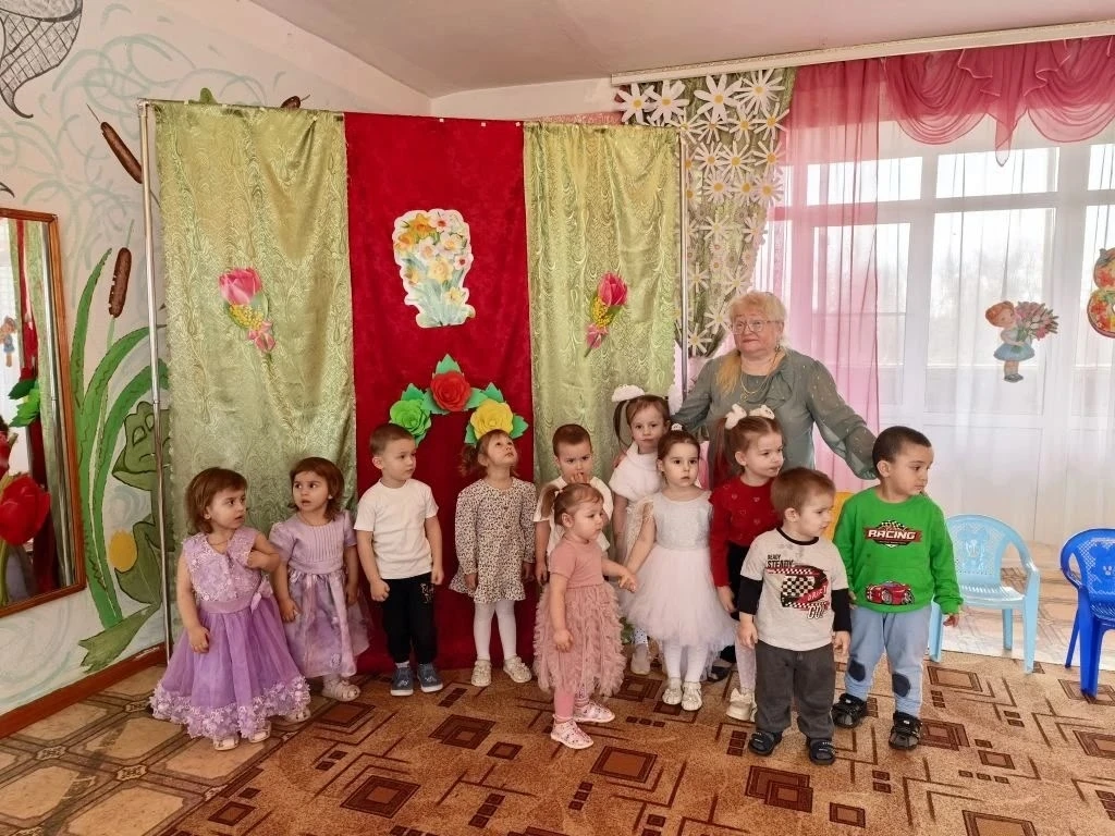 Весна-это чудесное время года, оно открывает нам замечательный праздник 8 Марта. Каждый...