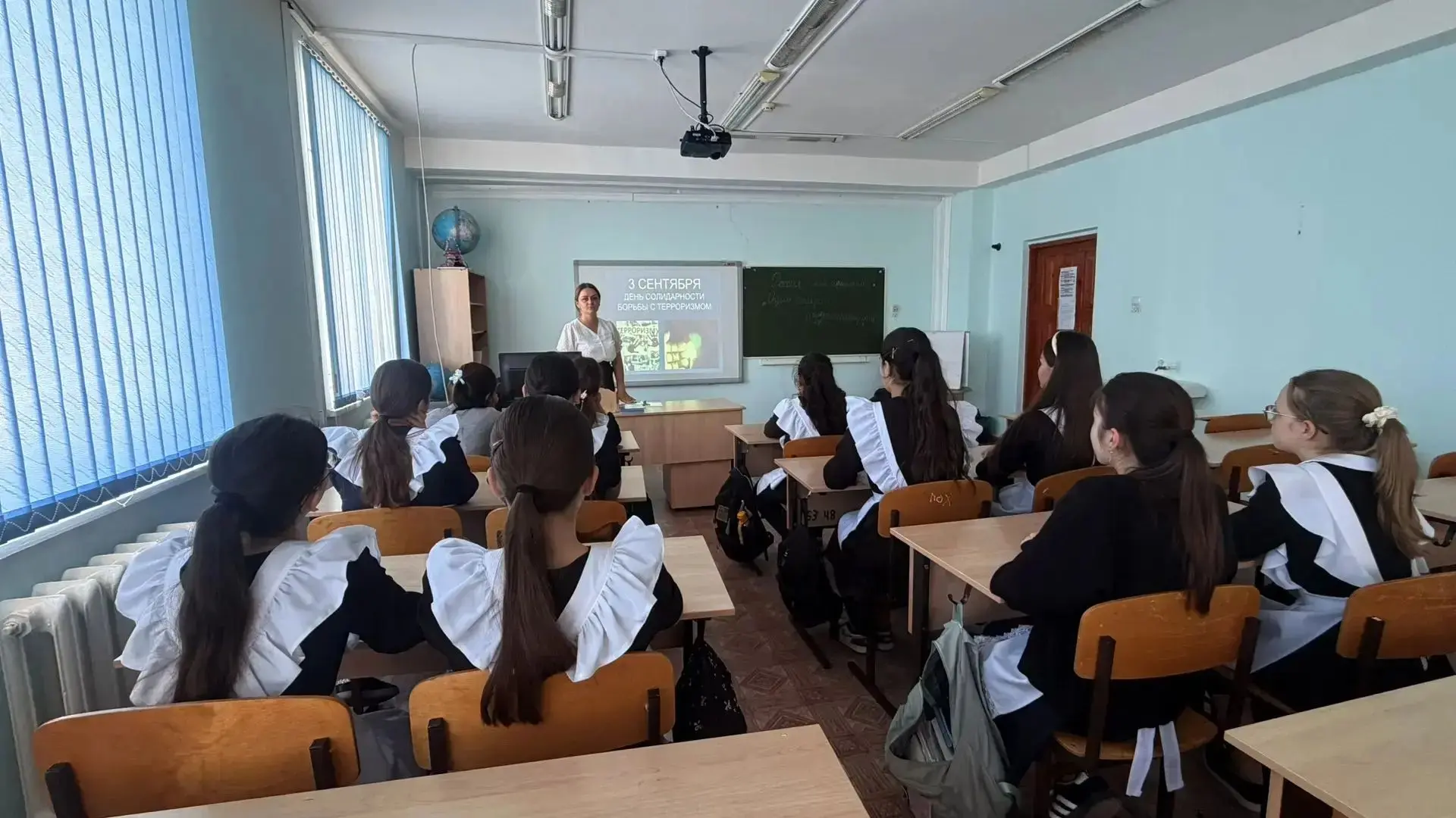 В школе прошли мероприятия,посвящённый Дню солидарности в борьбе с терроризмом. Эта пам...