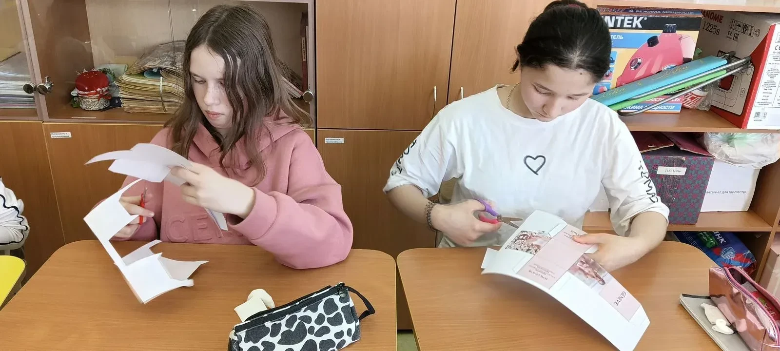 💄 В гостях у школы: мама-косметолог рассказала обучающимся о секретах красоты и профессии В рамках п