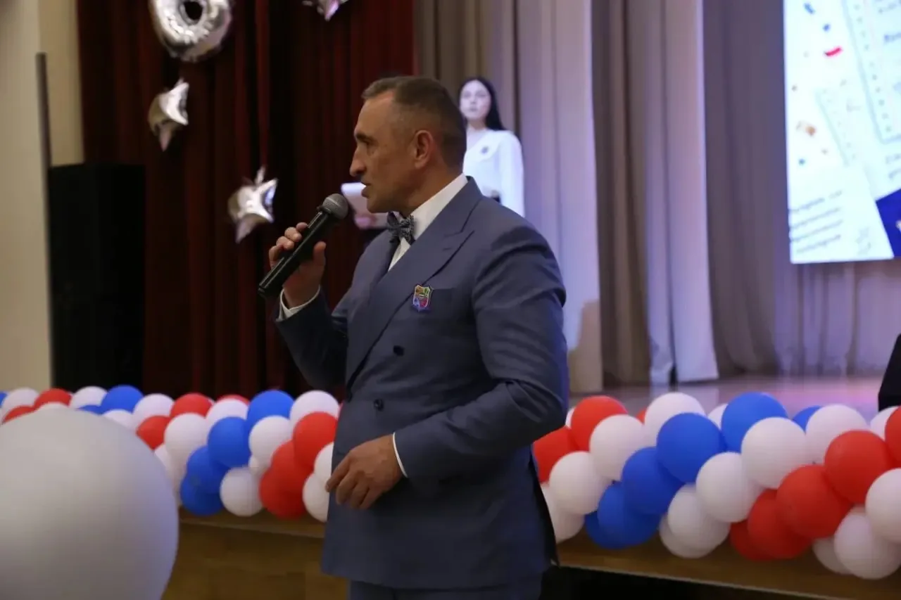 📅Сегодня, в Центре образования "Кудрово" прозвенел последний школьный 🔔звонок для выпускников 9-х 