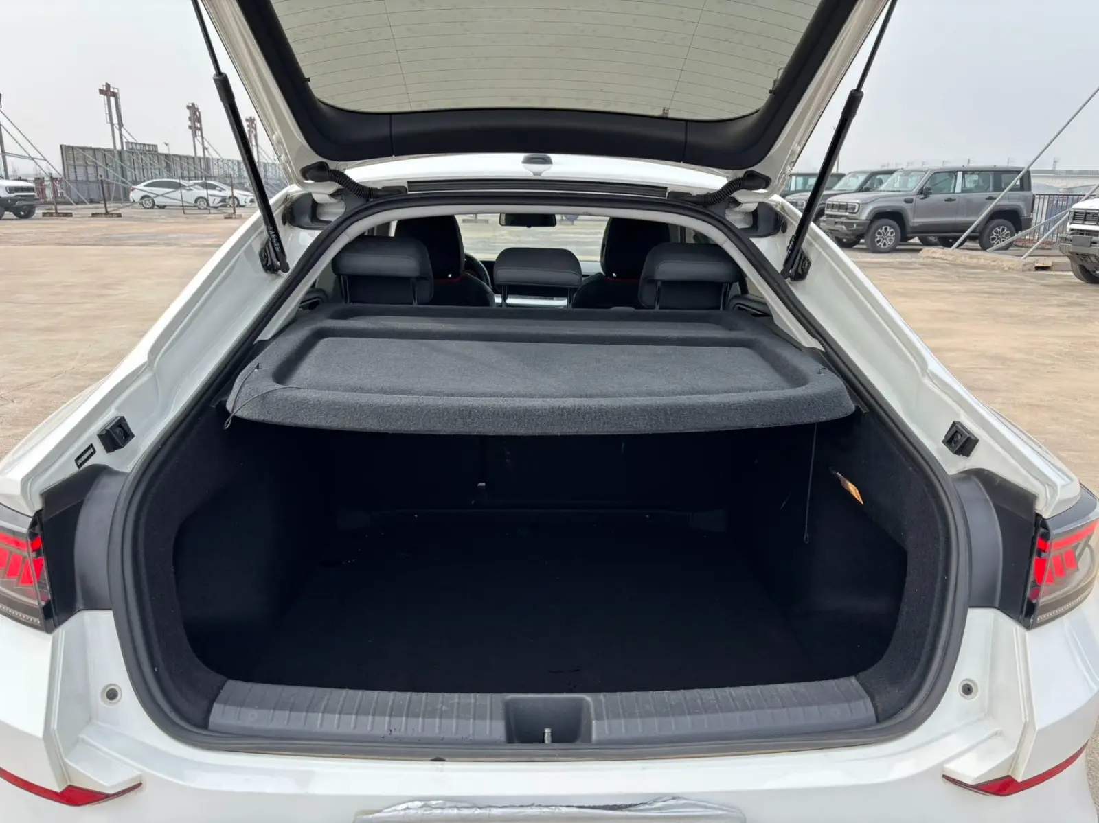 🇨🇳🚘VW Lamando L в наличии в Китае   * Стильный «немец», который производится на совместном с VW заво