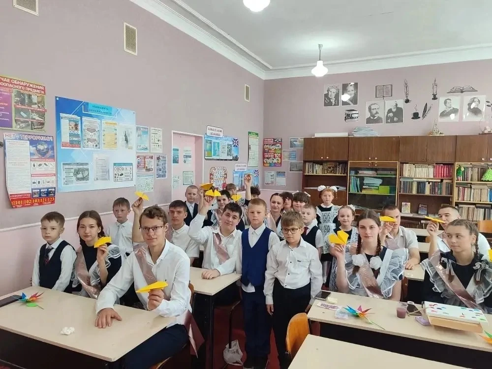 🔔🎉ЗВЕНИ ЖЕ НАД ДЕТСТВОМ НАВЕК УХОДЯЩИМ