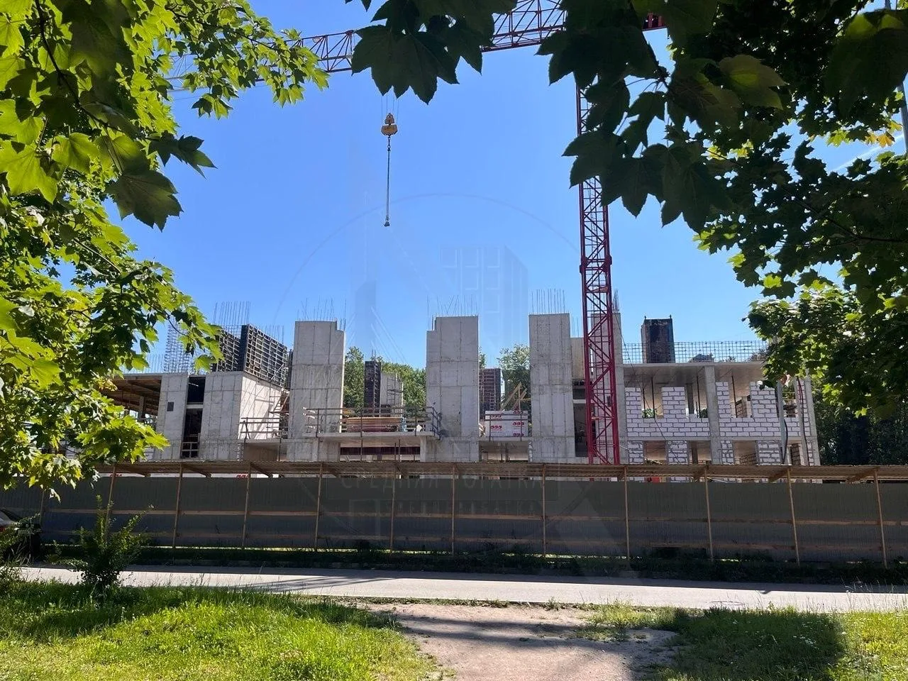 🏗️ Стройка нового ЗАГСа у парка Городов-Героев идет полным ходом

Основной объём здания уже готов. 