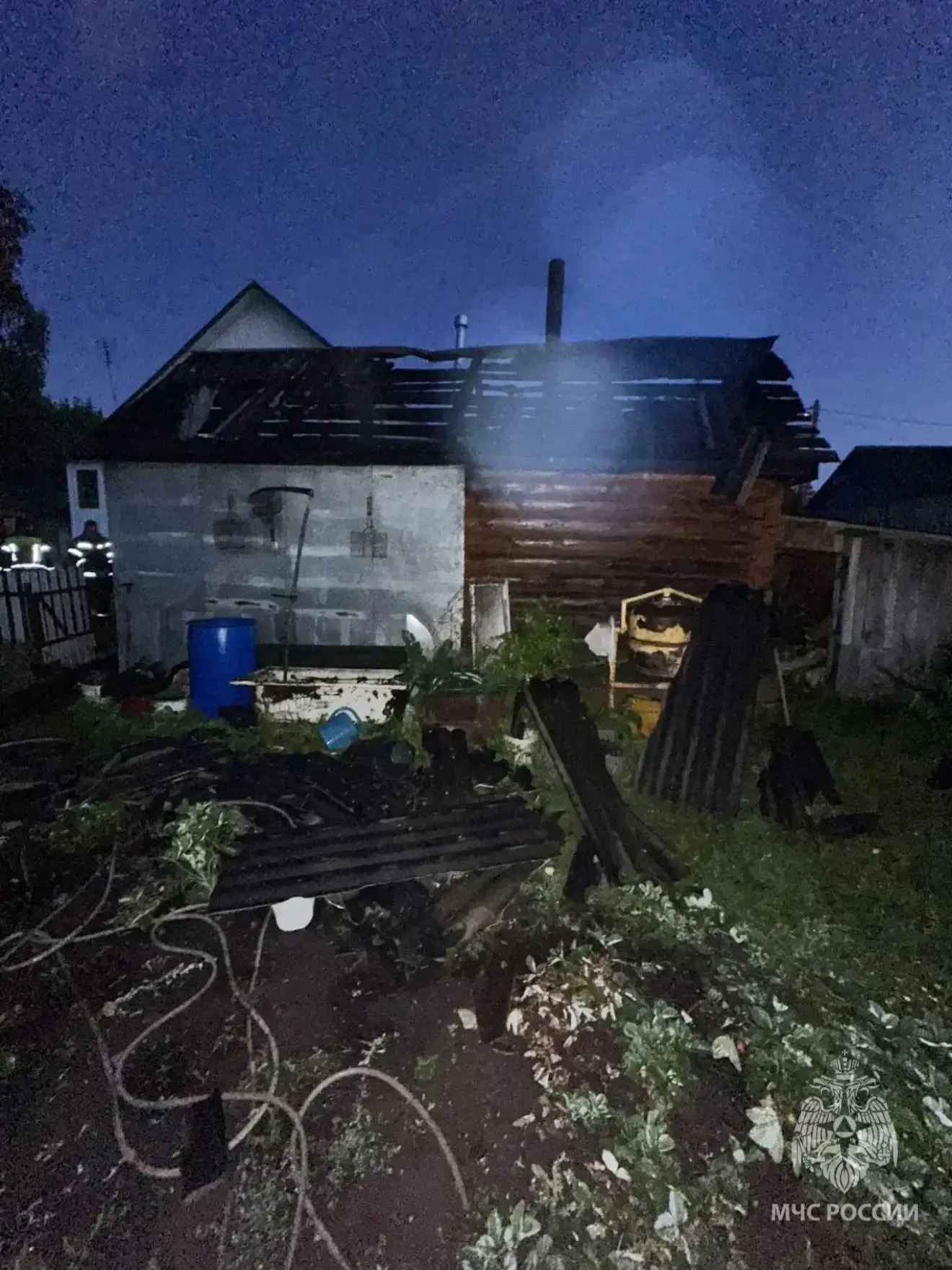 🔥 Баня и частично дом повреждены пожаром, который накануне случился в пригородном поселке Николаевк