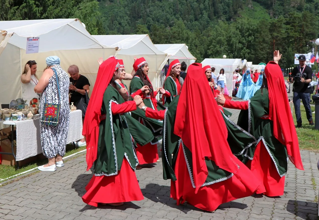 12 июня завершился XIV Всероссийский фестиваль традиционной культуры «День России на Бирюзовой Катун