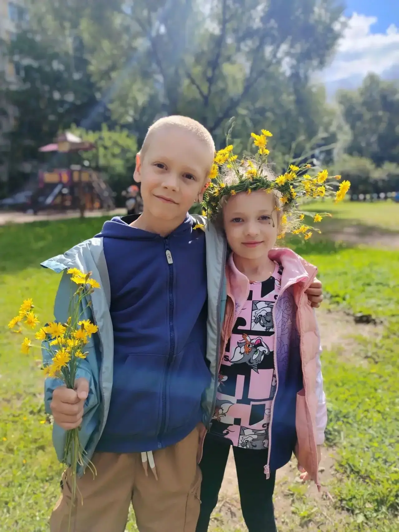 Лето — это время не сидеть на месте, а бегать по мягкой траве, высматривать стрекоз и у...