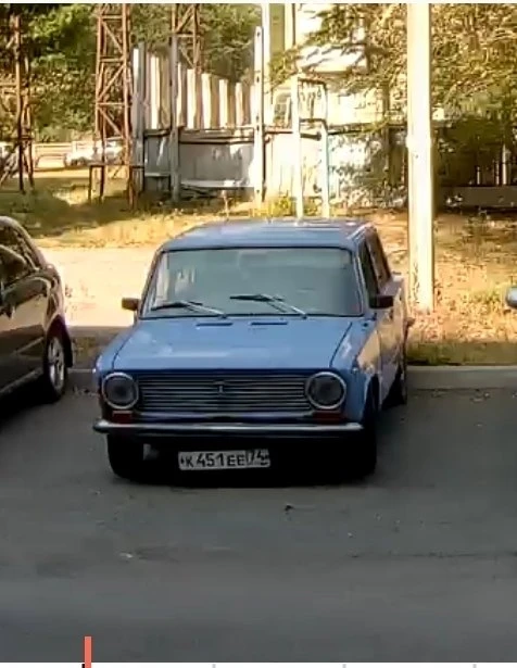 Анонимно. Придомовая парковка по адресу Октябрьская, 22.