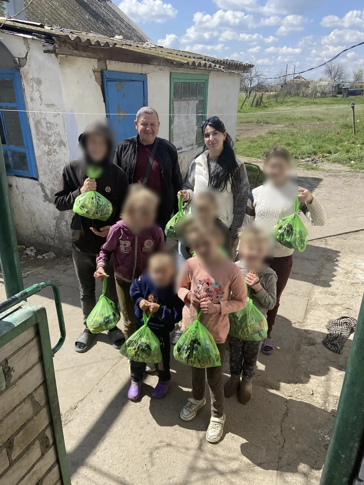 В Каховском округе проверили семьи в социально опасном положении  Сотрудники органов и учреждений си