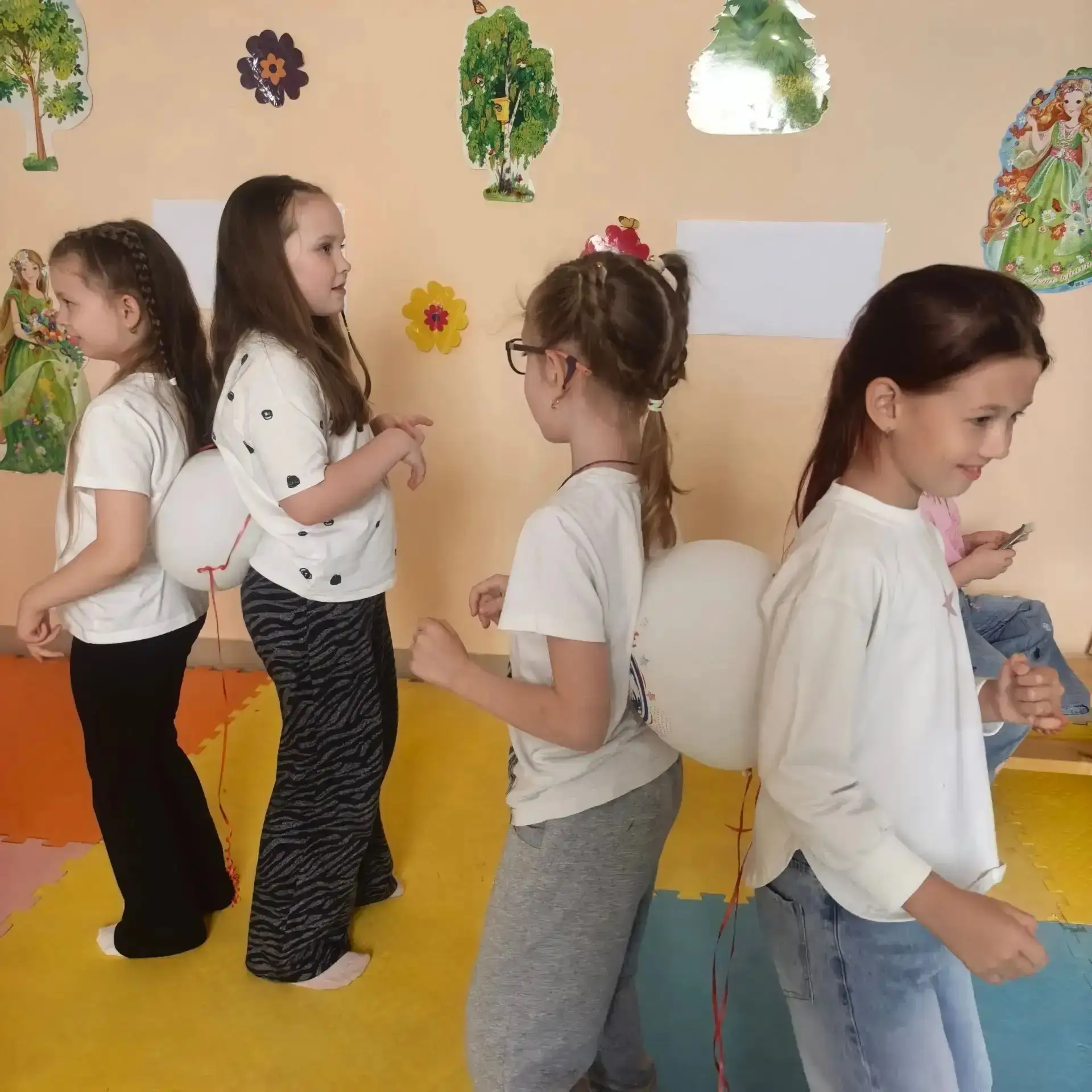 Закрытие смены в летнем школьном лагере!! 🎉

День выдался безумно весёлым. Собрали в себе всё самое