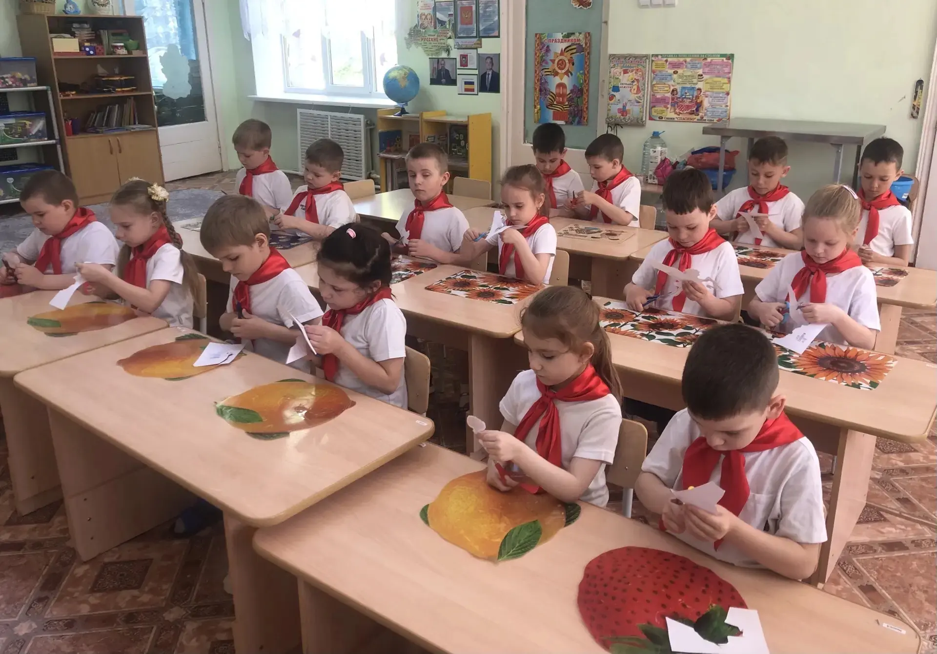 Окна Победы в «Золотом ключике» В преддверии Дня Победы детский сад «Золотой ключик» за...