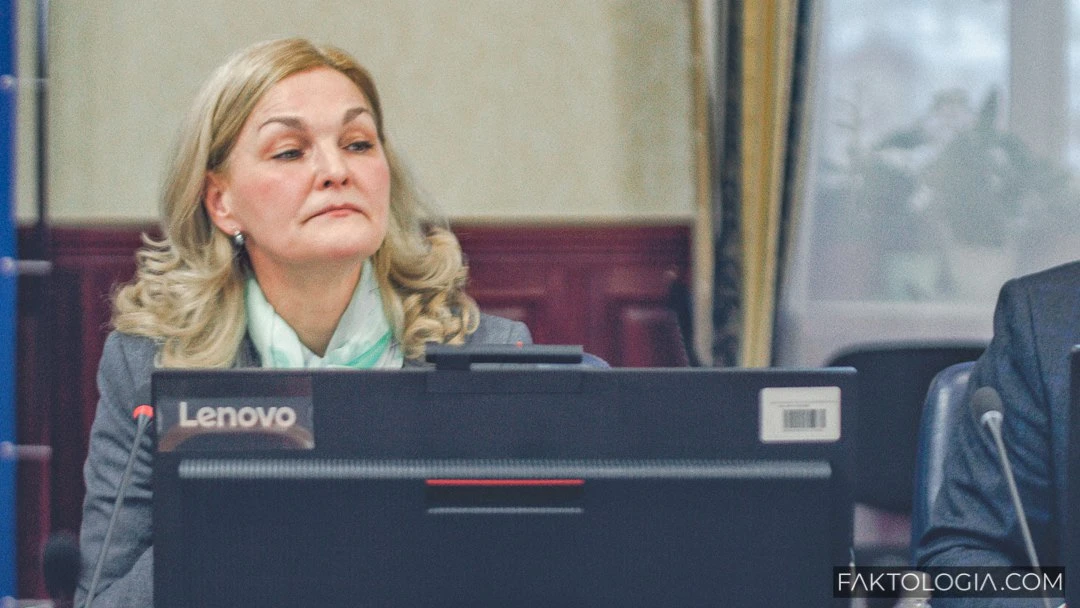‌Власти ХМАО впервые за год корректируют бюджет на фоне несостоявшегося размещения обли...