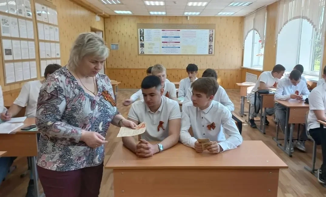 ✅В группе СВ-25 с куратором Кретовой Р.В.прошел классный час на тему "Судьбы, опаленные войной". Сту