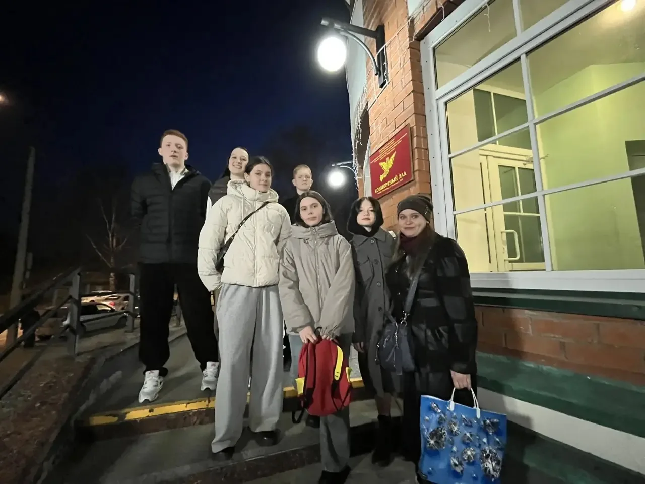 🗓️31 марта учащиеся МАОУ « СОШ 22» 10 «А» и 9 «А» класса провели свой вечер в концертном зале Гимназ