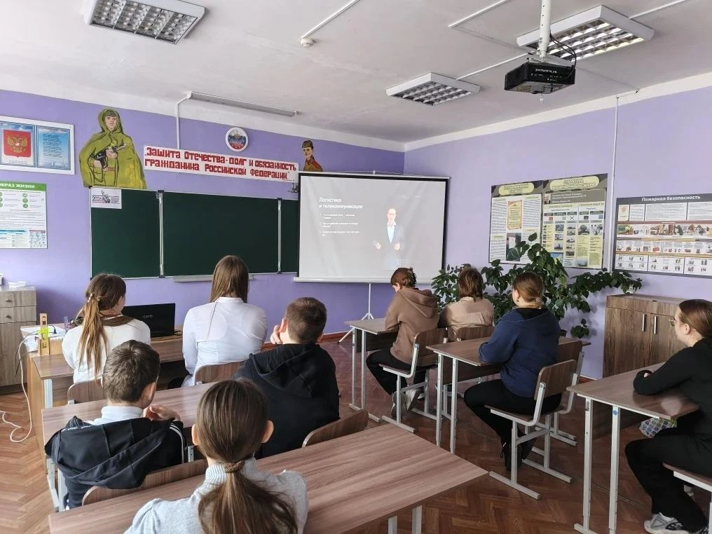 Обучающиеся старших классов тоже присоединились к нашей цифровой неделе, чтобы узнать, как современн