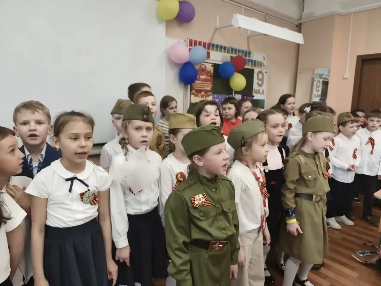 💢 И помнит мир спасённый…  ✅ Сегодня ученики 1 «К» класса провели музыкально-поэтическую композицию 