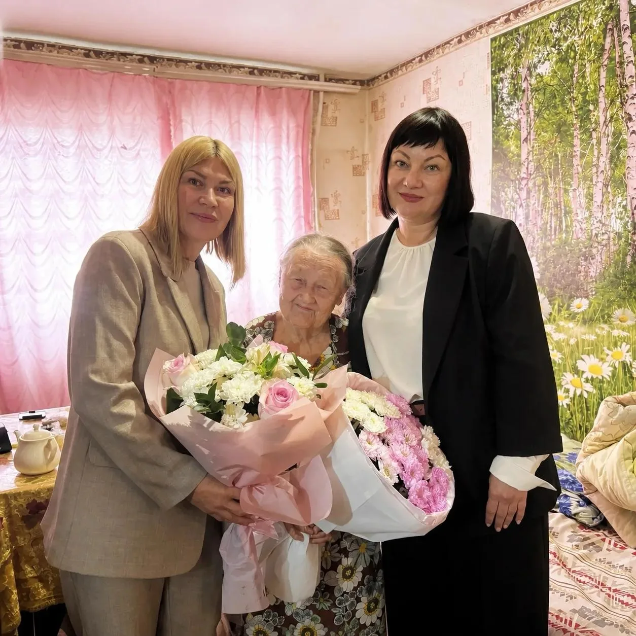 Сегодня свой день рождения отметила труженица тыла — Мадина Тимерзяновна Галеева.