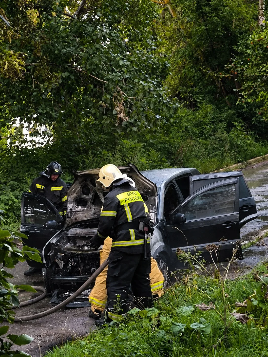 На Красноглинском шоссе, 1, произошло возгорание автомобиля.