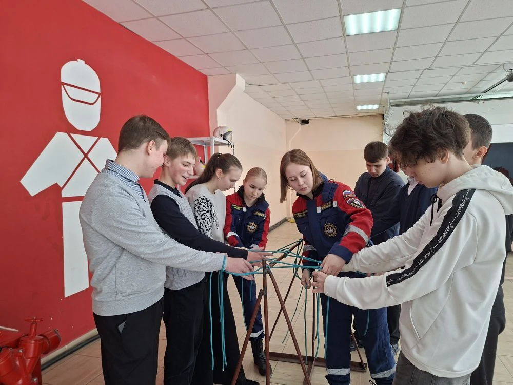 🎓 Сегодня 🌟 наши  девятиклассники вместе классным руководителем Коврижных И.В. отправились в увлекат