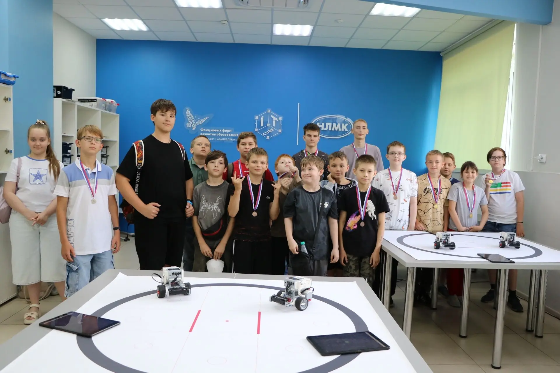 🤖В Центре IT-куб. Липецк прошёл турнир по робо-сумо
 
Турнир состоял из 3 раундов по 30 секунд, в к